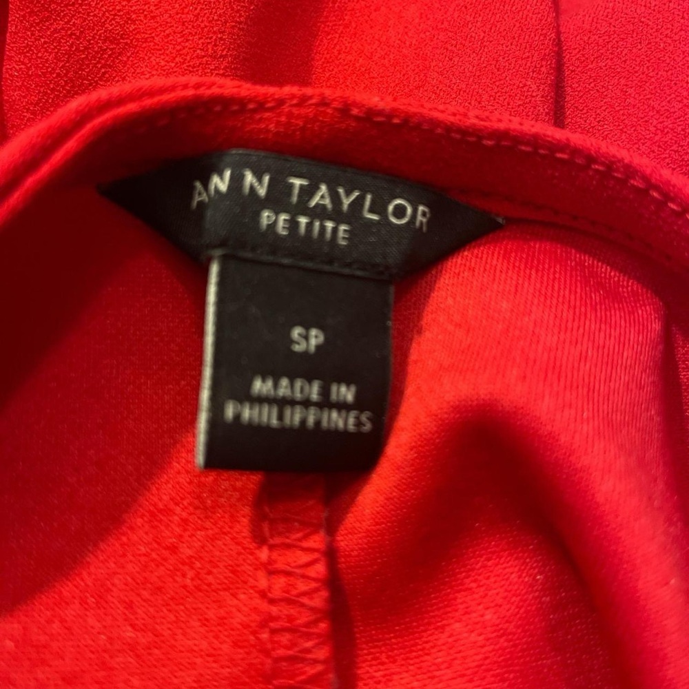 Ann Taylor Red Sleeveless Peplum Blouse - Picture 4 of 4